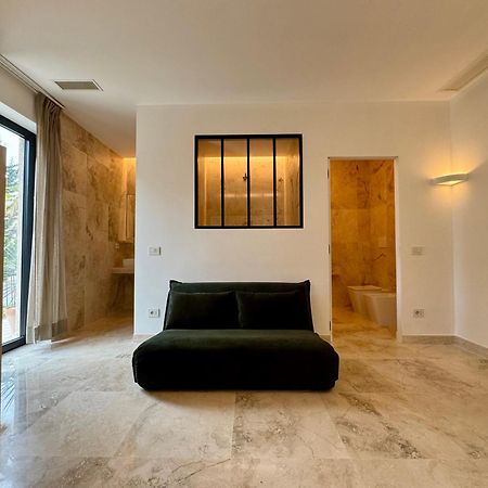 Kiwi Appartement Latina Buitenkant foto